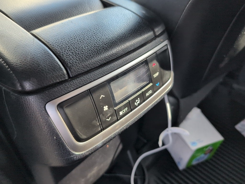 2018 Toyota Highlander Base