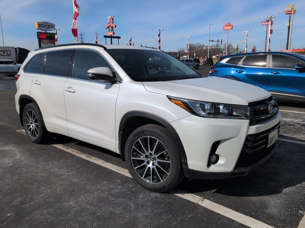 2018 Toyota Highlander Base