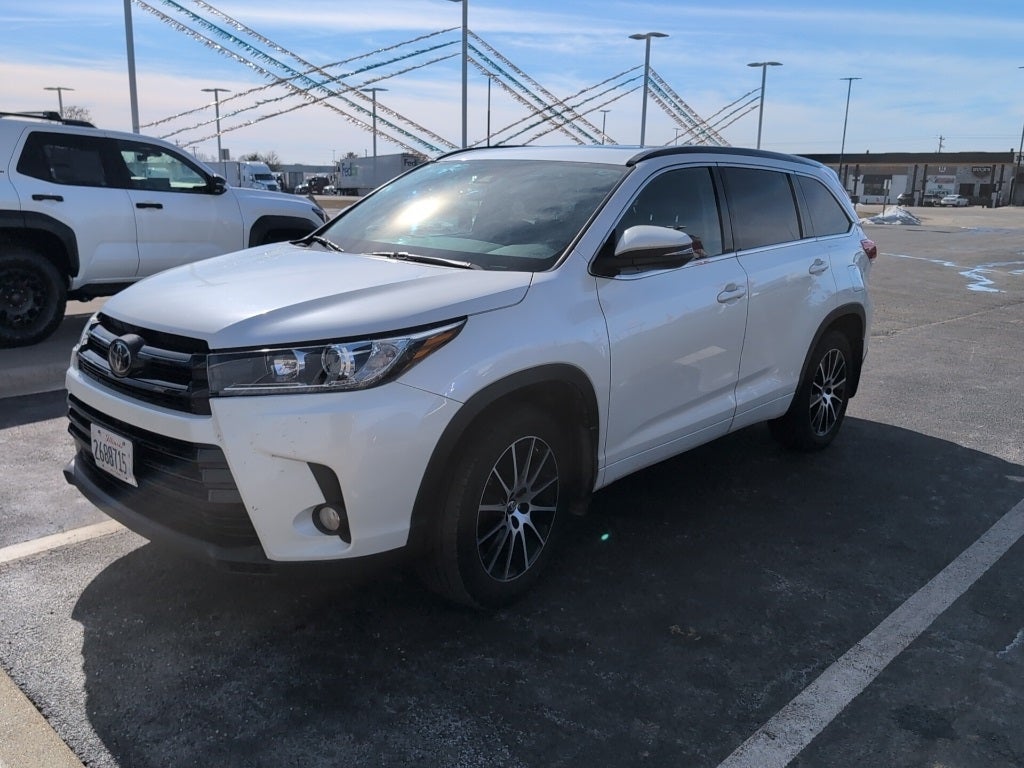 2018 Toyota Highlander Base