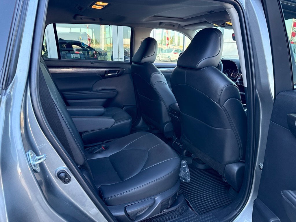 2026 Toyota Highlander Hybrid Limited
