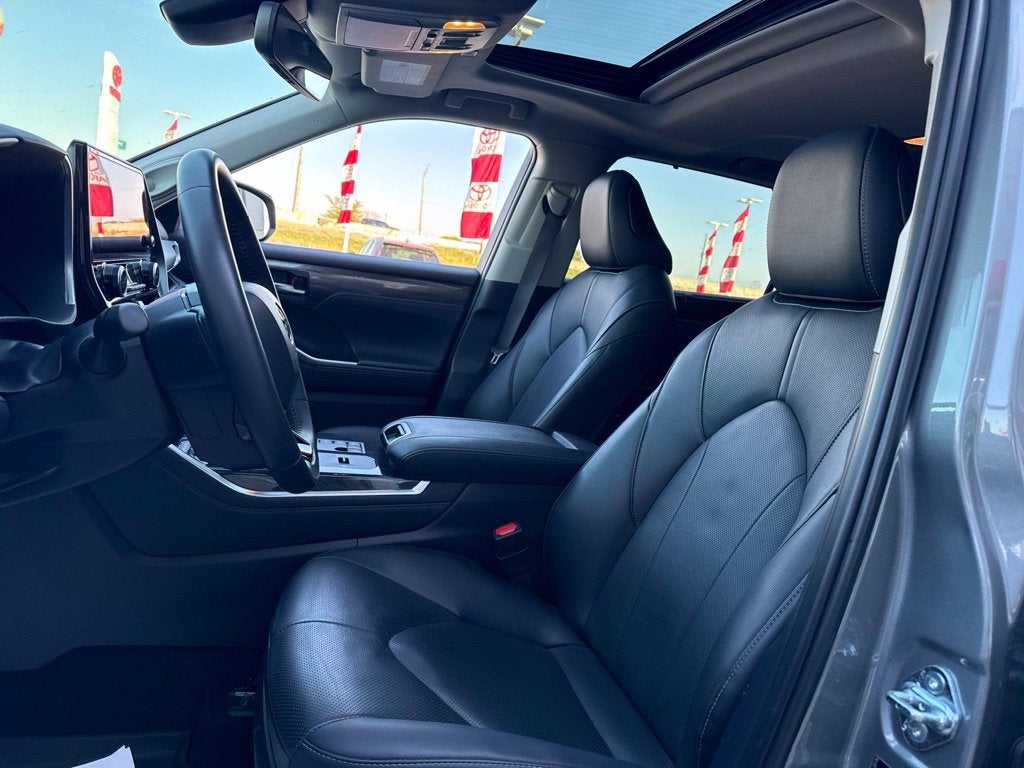 2026 Toyota Highlander Hybrid Limited