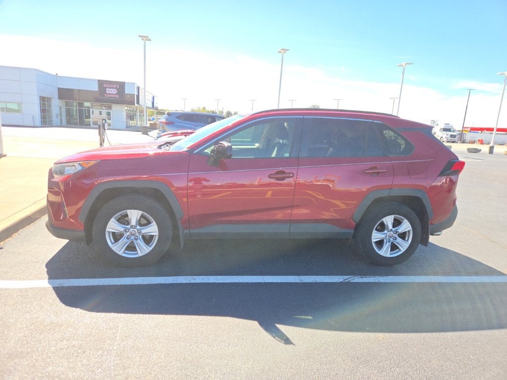 2020 Toyota RAV4 XLE