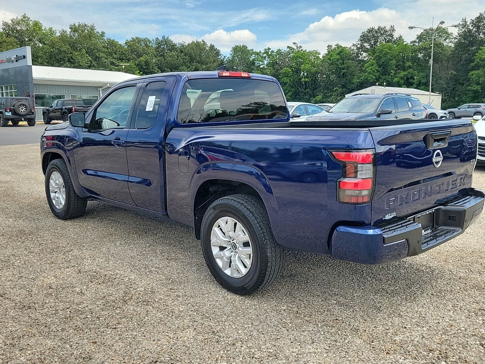 2023 Nissan Frontier SV
