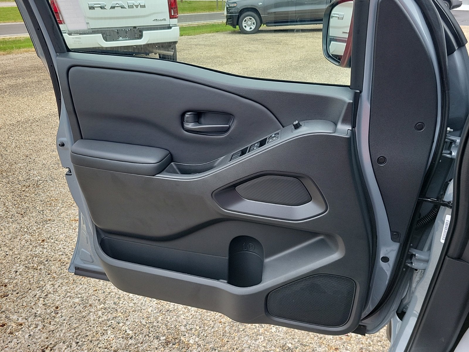 2027 Nissan Frontier Crew Cab SV