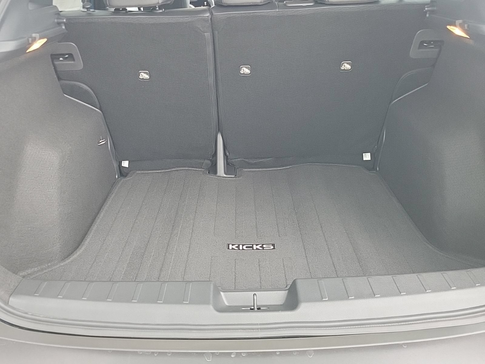 2027 Nissan Kicks SR