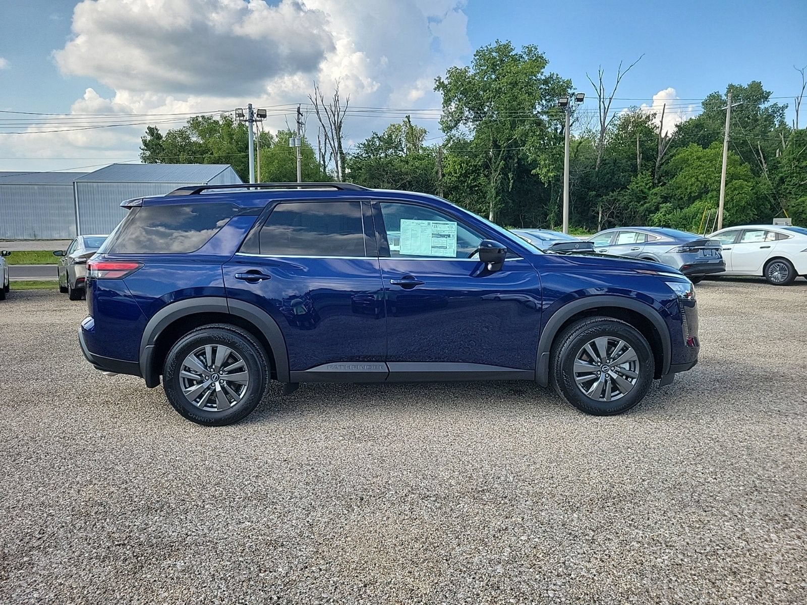 2026 Nissan Pathfinder SV