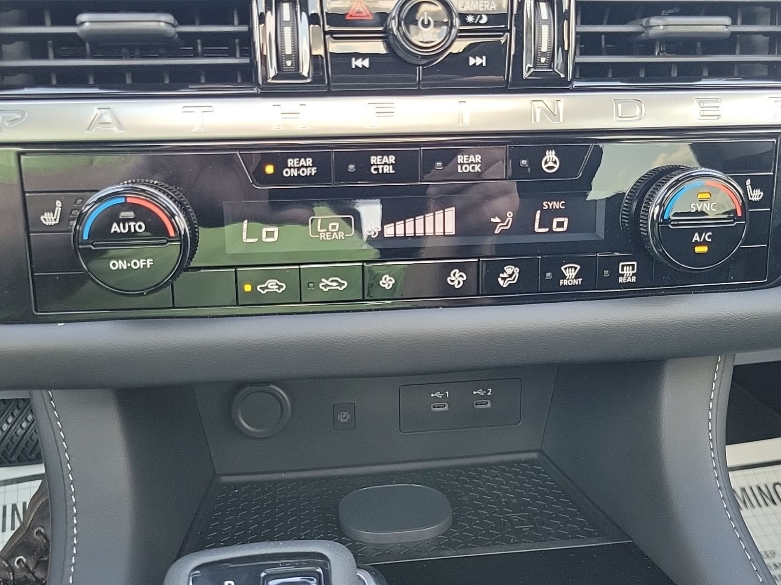 2026 Nissan Pathfinder SV