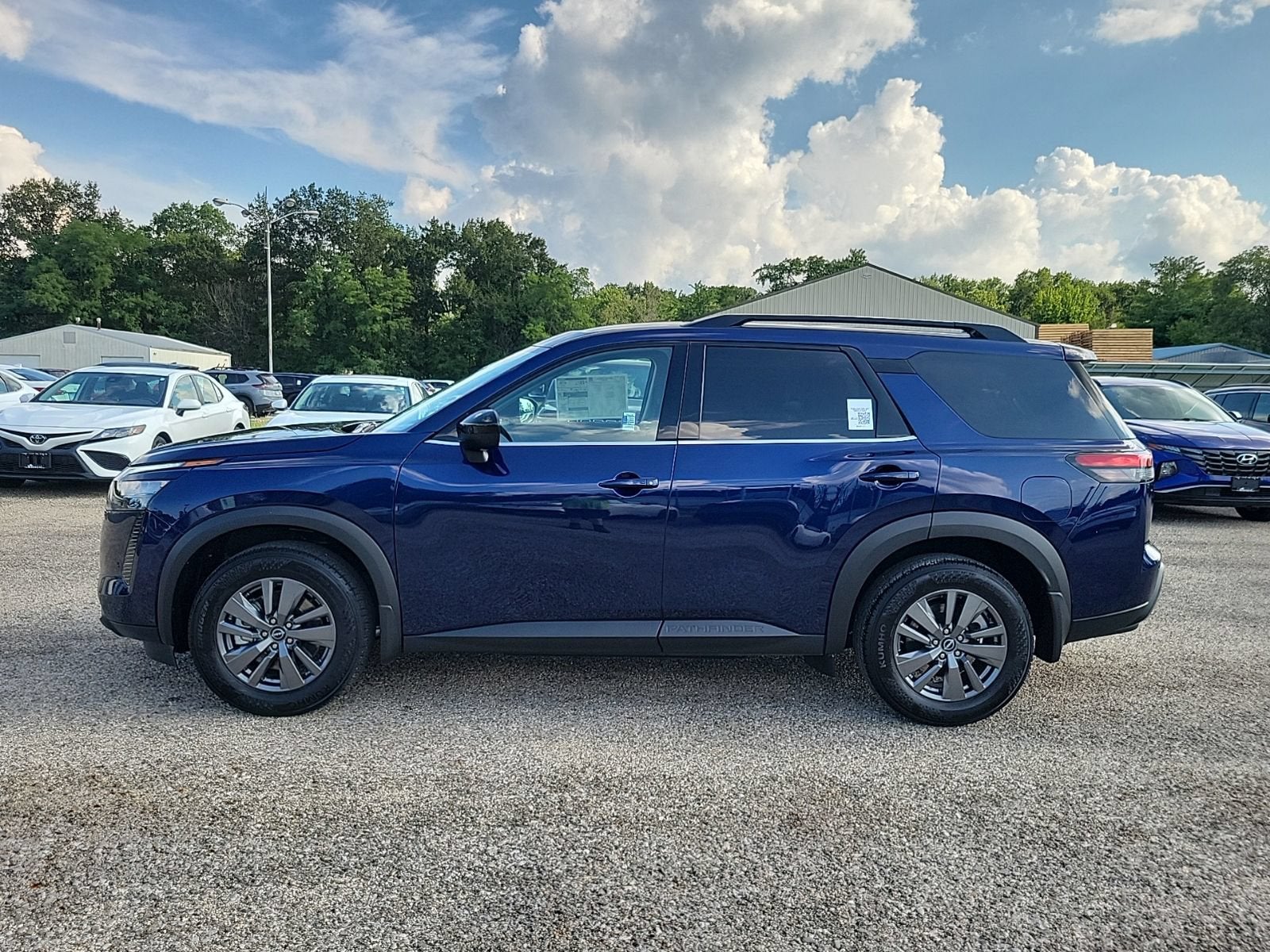 2026 Nissan Pathfinder SV