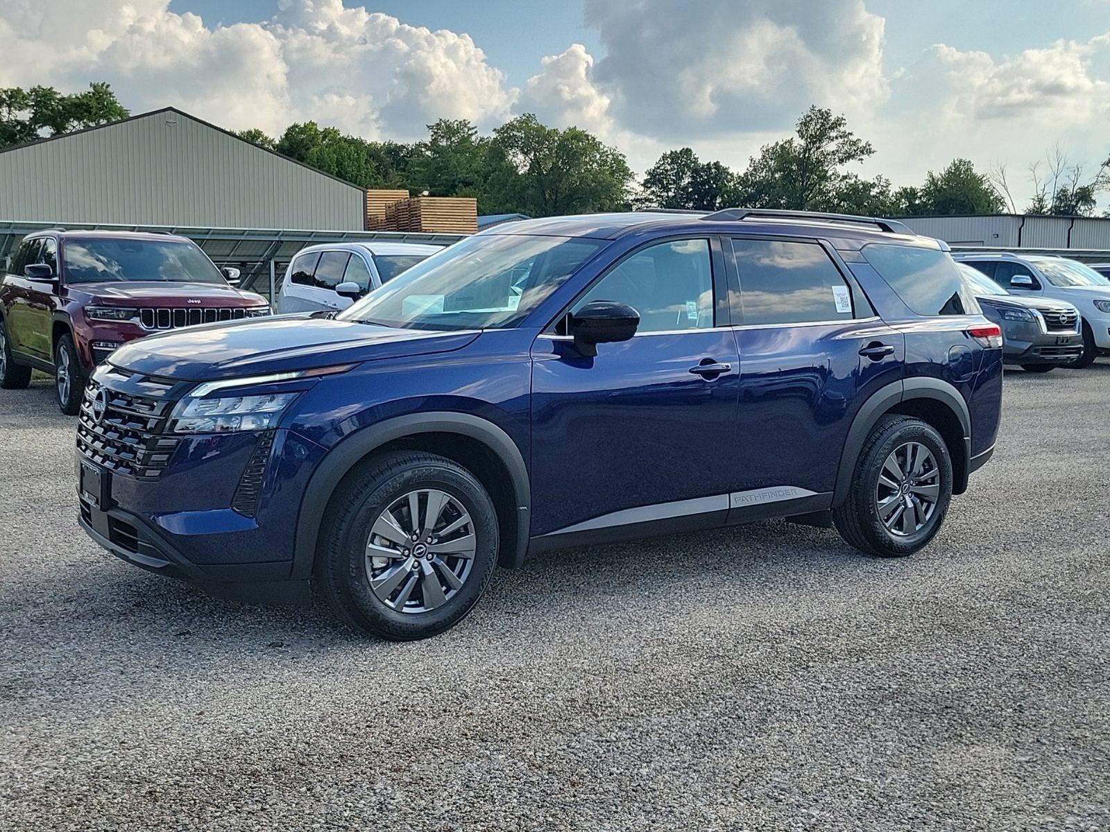 2026 Nissan Pathfinder SV