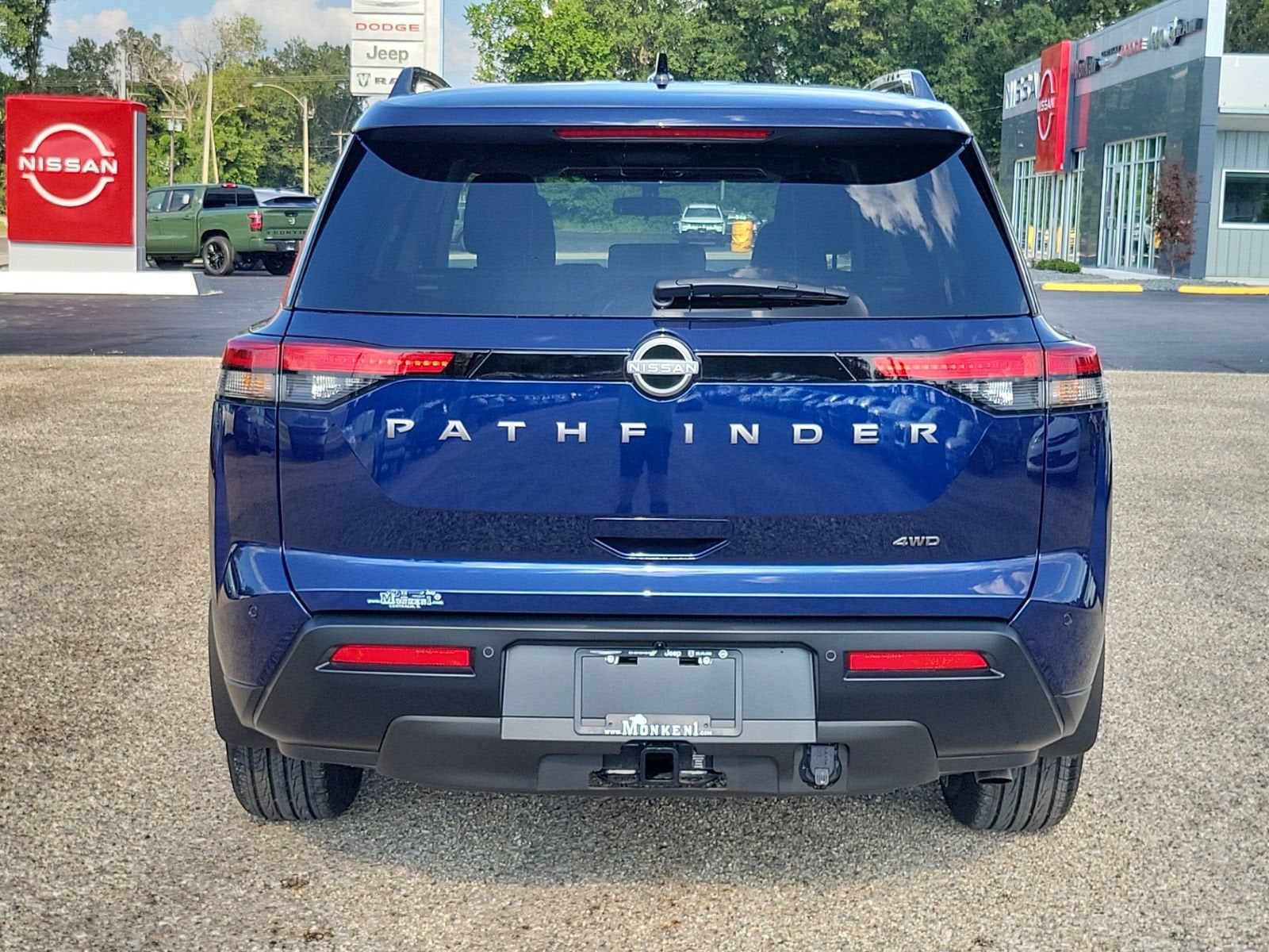 2026 Nissan Pathfinder SV
