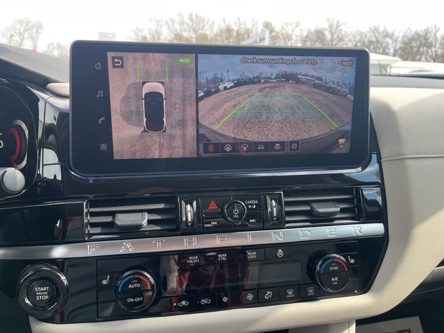 2026 Nissan Pathfinder SL