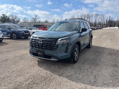 2026 Nissan Pathfinder SL