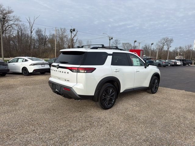 2026 Nissan Pathfinder SL