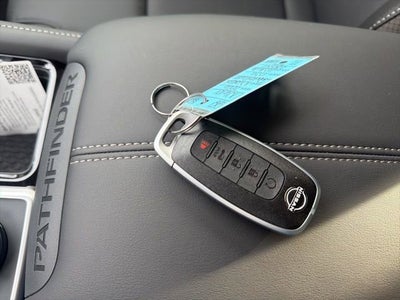 2026 Nissan Pathfinder SL