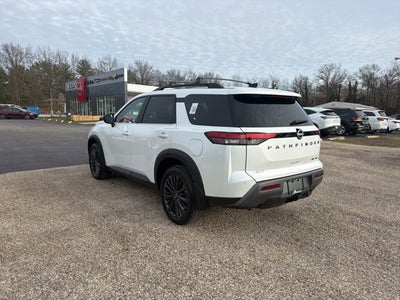 2026 Nissan Pathfinder SL