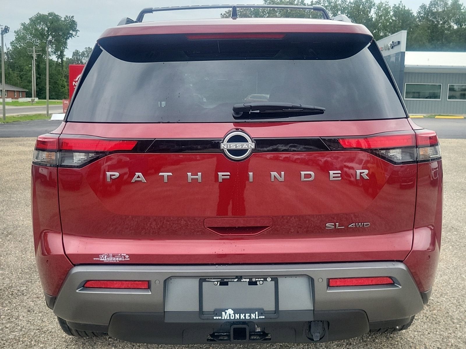 2026 Nissan Pathfinder SL