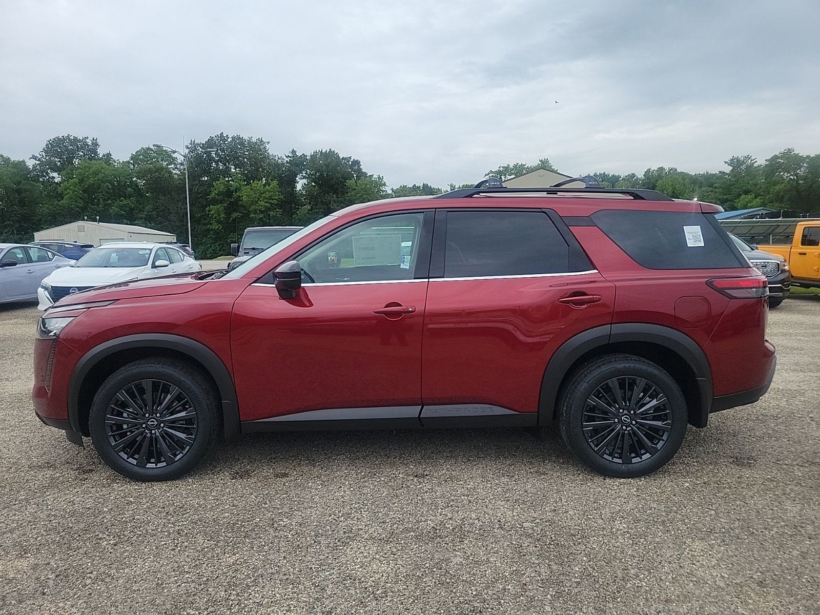 2026 Nissan Pathfinder SL