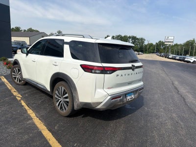 2024 Nissan Pathfinder Platinum