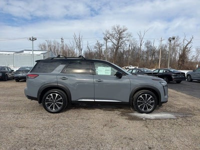 2026 Nissan Pathfinder Platinum