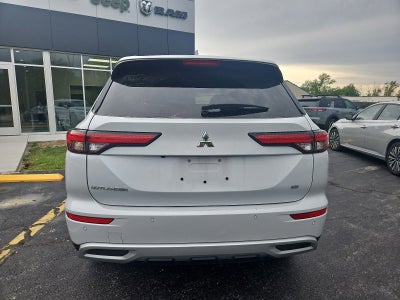 2024 Mitsubishi Outlander SE